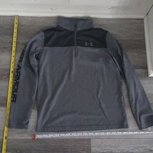 Under armor long sleeve zip up shirt youth medium